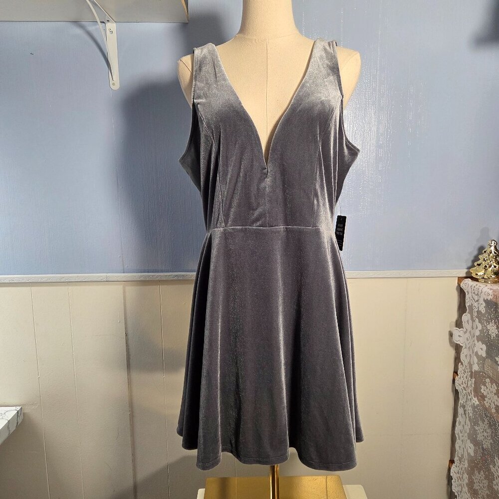 Express Large Steele Gray Velvet Deep V Neck Sleeveless Holiday Dress w/ Shorts